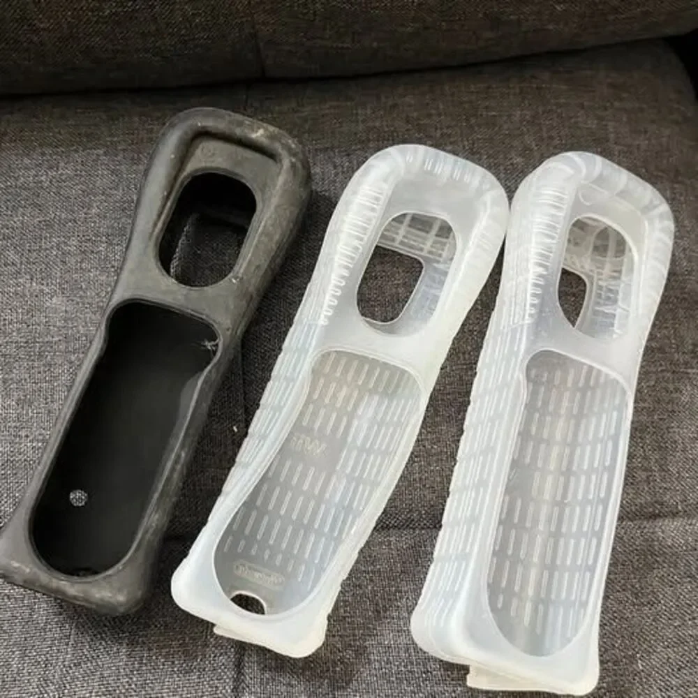 3 Nintendo Wii Remote Silicone Jackets